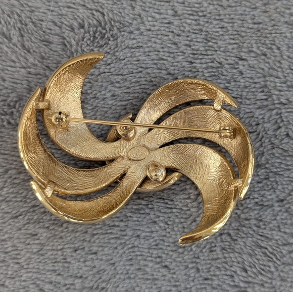 Vintage Givenchy brooch - Picture 5 of 10